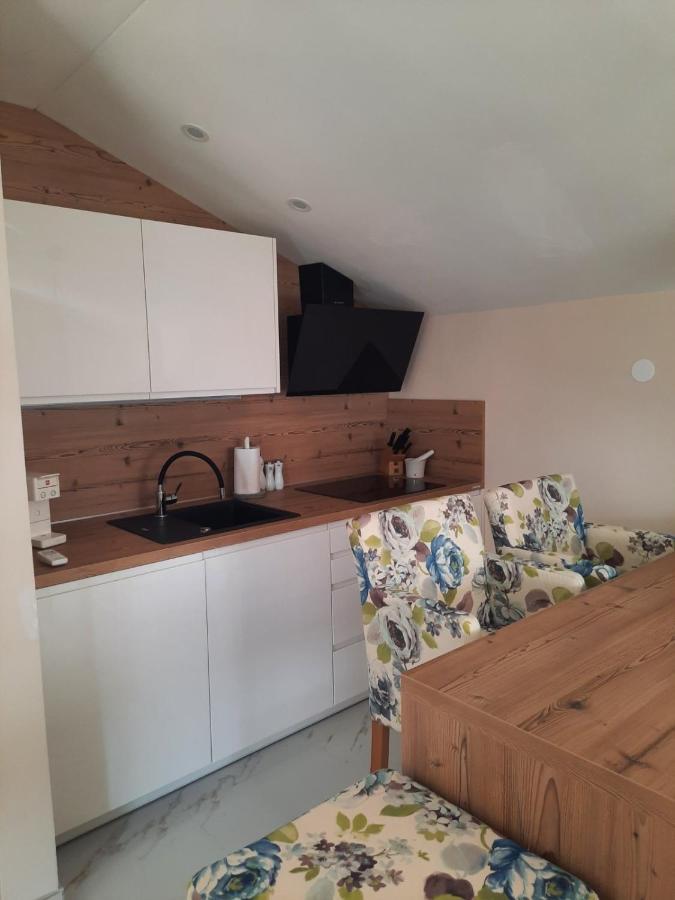 Andrea, Premium Three Bedroom Apartment, Entire Floor คาสตาฟ ภายนอก รูปภาพ